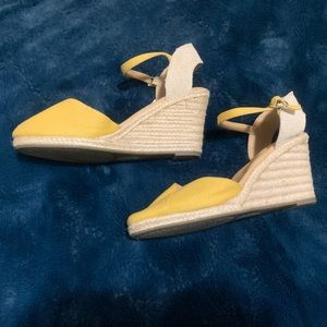 These sunny gold espadrille wedges are ready for spring and summer days.